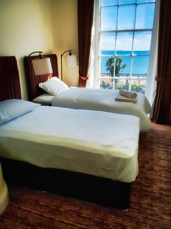 Carlton Hotel Weymouth Room photo